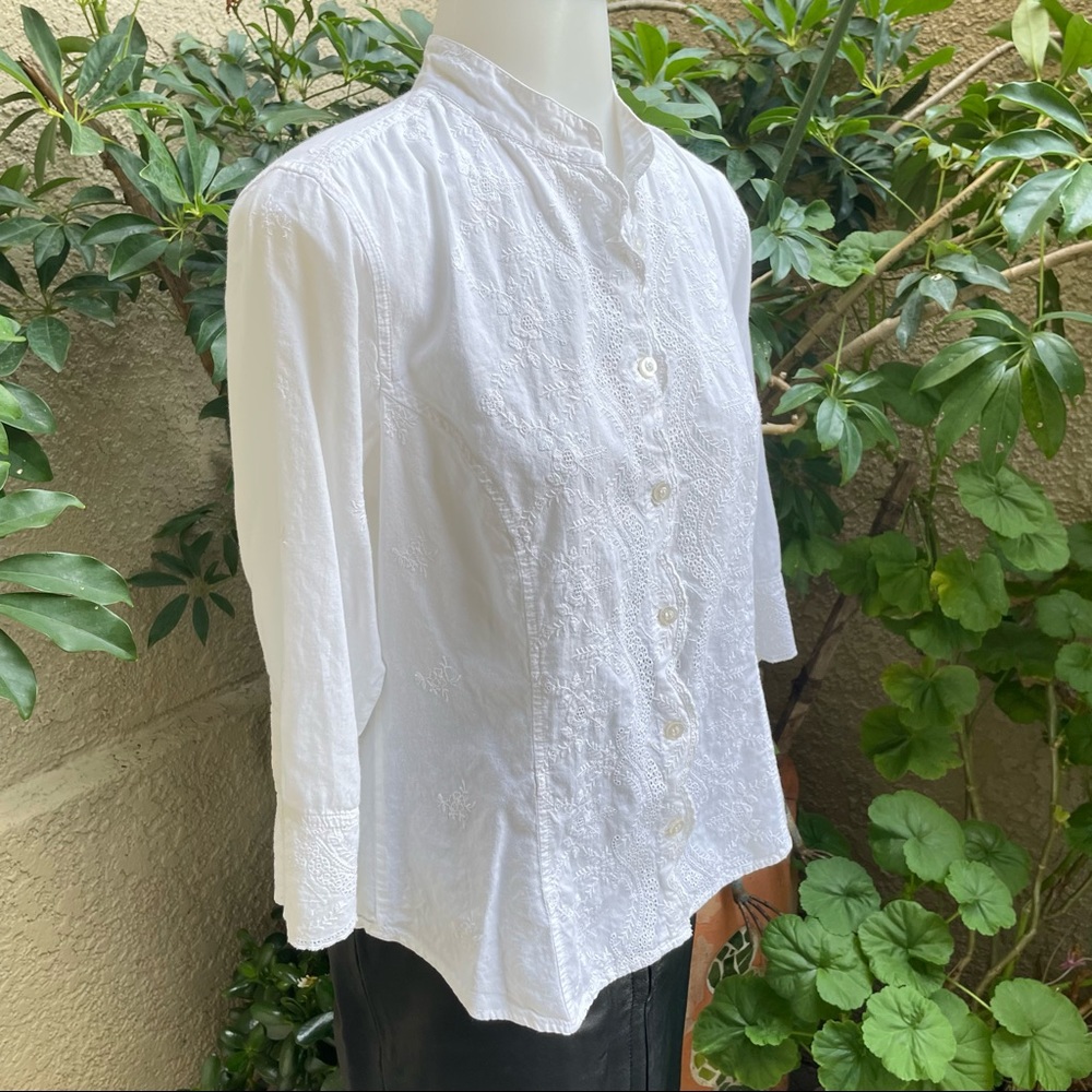 Vintage white DKNY jeans cotton button-front top with embroidery